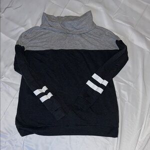 Women’s Gray and white Sweater